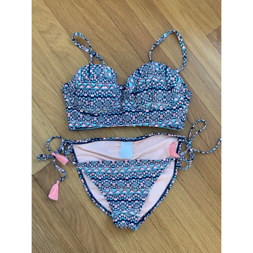 Target bathing, beautiful colors, never worn!